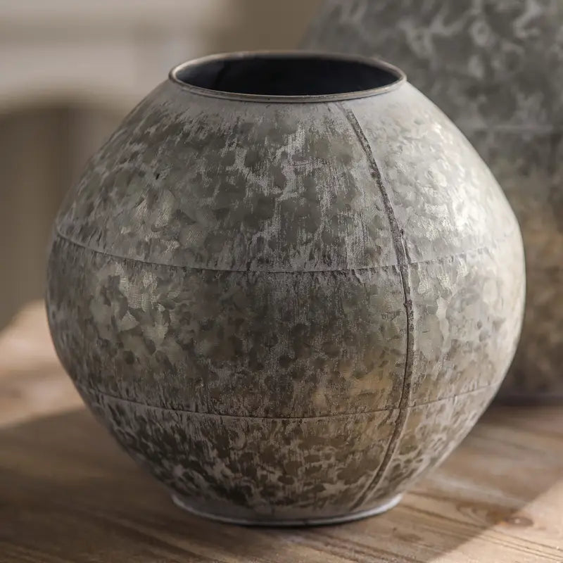 Vintage Chinese-Inspired Metal Vase - Antique look spherical plant pot for Home